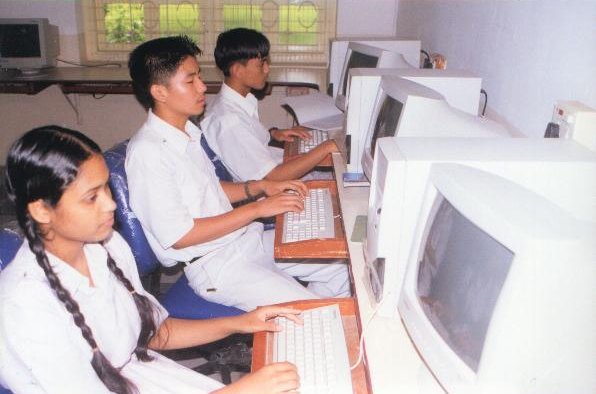 Comp Lab 2.jpg (44228 bytes)